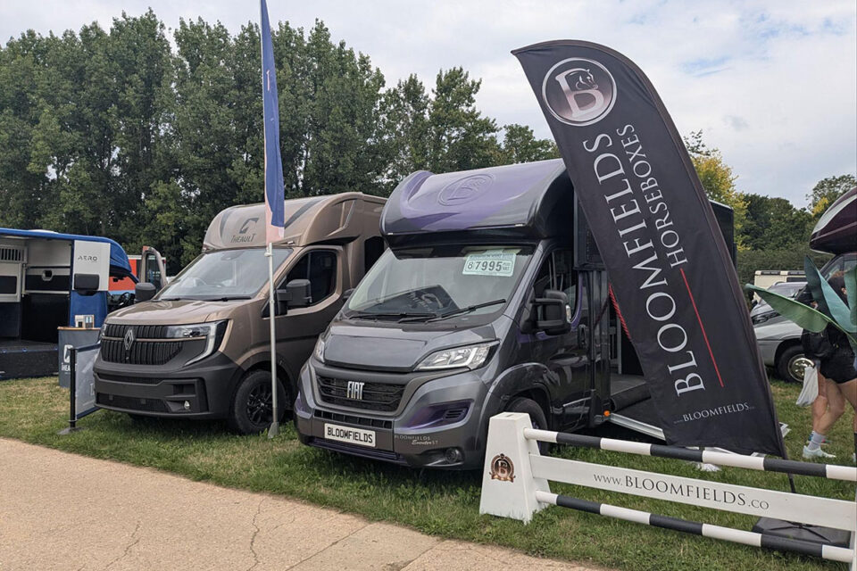 【現地レポ】欧州製ホースボックスで馬運車の概念が変わる!英国障害馬術競技で見た日本の知らない"馬と暮らす"世界